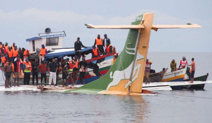  Bilanţul accidentului de avion din Tanzania a urcat la cel puţin la 19 morţi