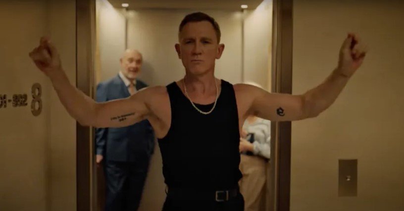  Daniel Craig îşi etalează abilităţile de dansator într-o reclamă regizată de Taika Waititi