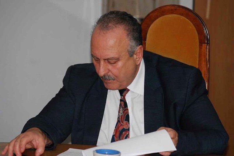  Marea prescripţie: secretarul  consiliului local Paşcani, condamnat pentru o gaură de 2 milioane de lei, scos basma curată