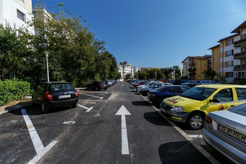  Primăria Iași scoate la licitație 6 locuri de parcare pentru locatarii din 19 blocuri