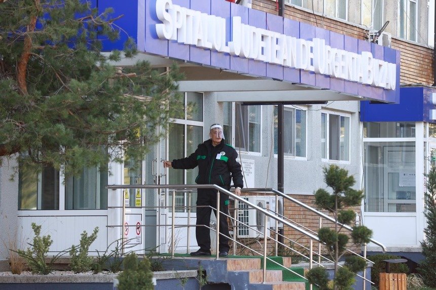  Buzău – Un bărbat s-a aruncat de la etajul 4 al Spitalului Judeţean de Urgenţă