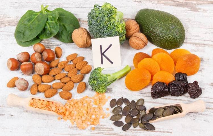  Studiu: Vitamina K1 poate ajuta la reducerea riscului de fractură osoasă la populaţia în vârstă
