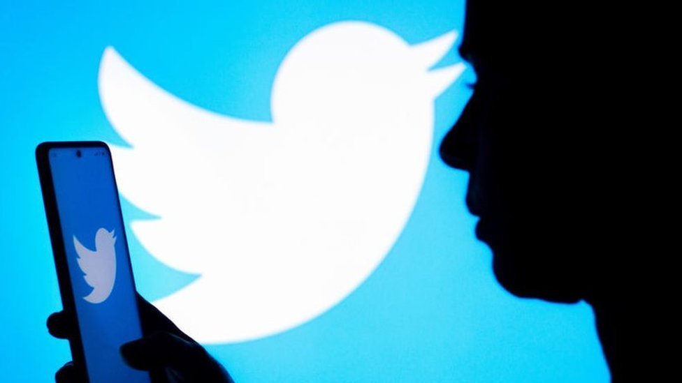 Twitter va afişa mai mult conţinut de la persoane pe care utilizatorii nu le urmăresc