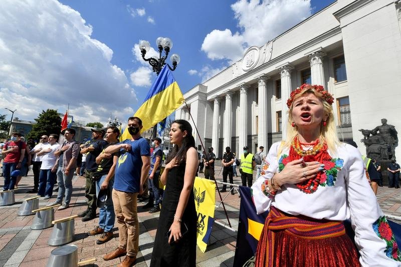  Numărul rușilor care susțin continuarea războiului din Ucraina scade dramatic.  55% dintre ruși vor negocieri de pace