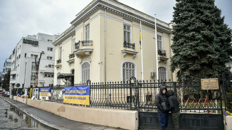  Două plicuri considerate suspecte, la Ambasada Ucrainei de la Bucureşti. Ambele au fost ridicate de către echipele SRI