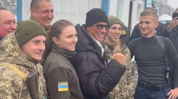  VIDEO Jean-Claude Van Damme, printre soldații ucraineni. Mesajul transmis