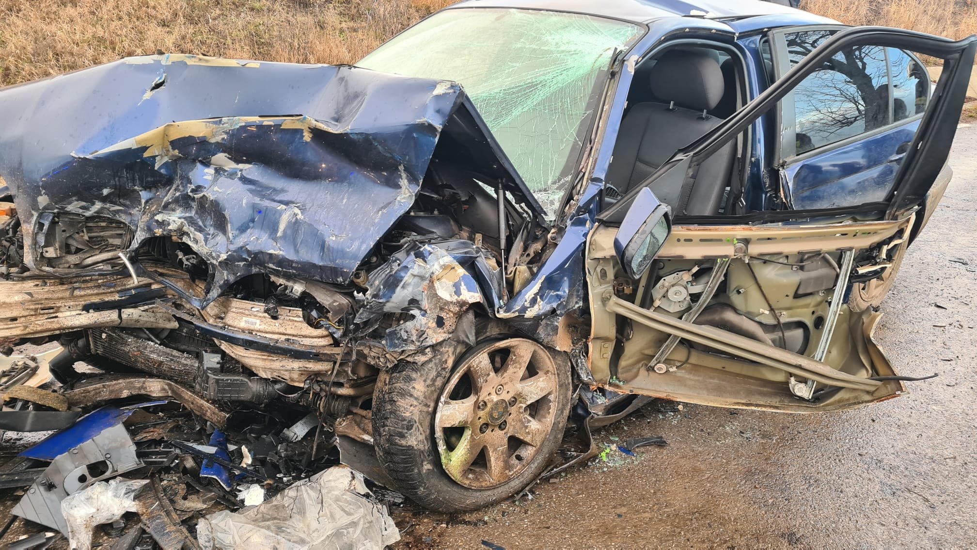  FOTO – Impact violent între două autovehicule la Tansa: cinci persoane sunt rănite (UPDATE)