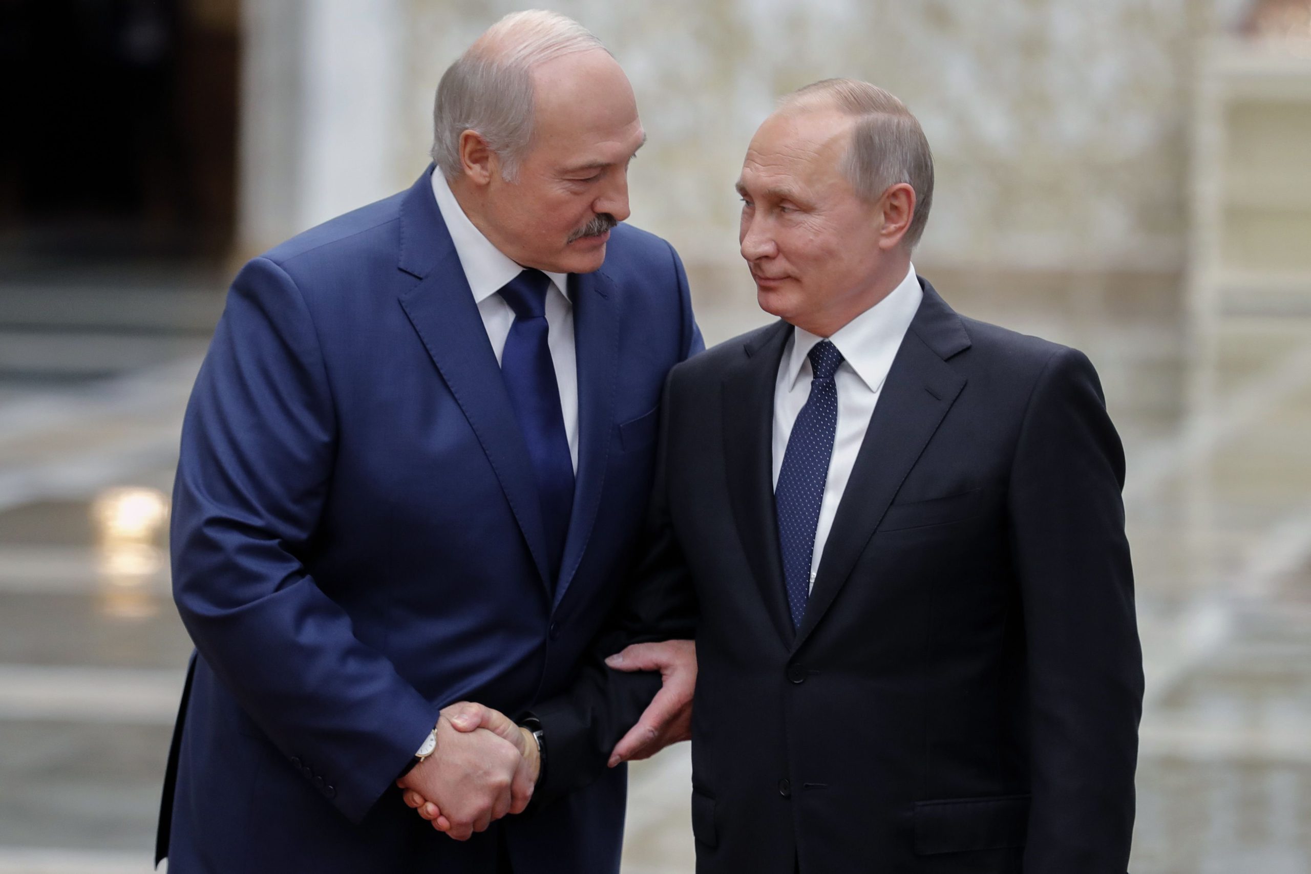  Vladimir Putin merge în vizită la sluga sa din Belarus,  Lukașenko. Vrea să deschidă un nou front împotriva Ucrainei