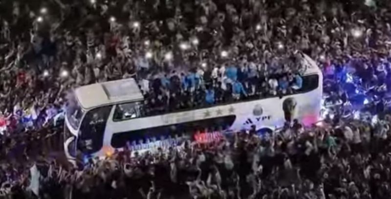  LIVE-VIDEO: Campionii mondiali au revenit la Buenos Aires. Zi liberă în Argentina