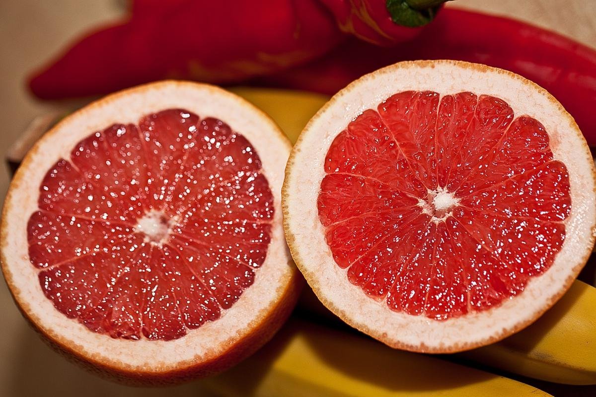 Grapefruit roşu din Turcia, cu reziduuri de pesticide peste limita admisă, pus la vânzare în Carrefour și Microfruits. ANSVSA a retras lotul de la vânzare