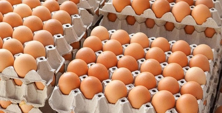  De ce s-au scumpit ouăle cu 200%? Rafturile de ouă ale magazinelor din Iaşi, mai mereu goale