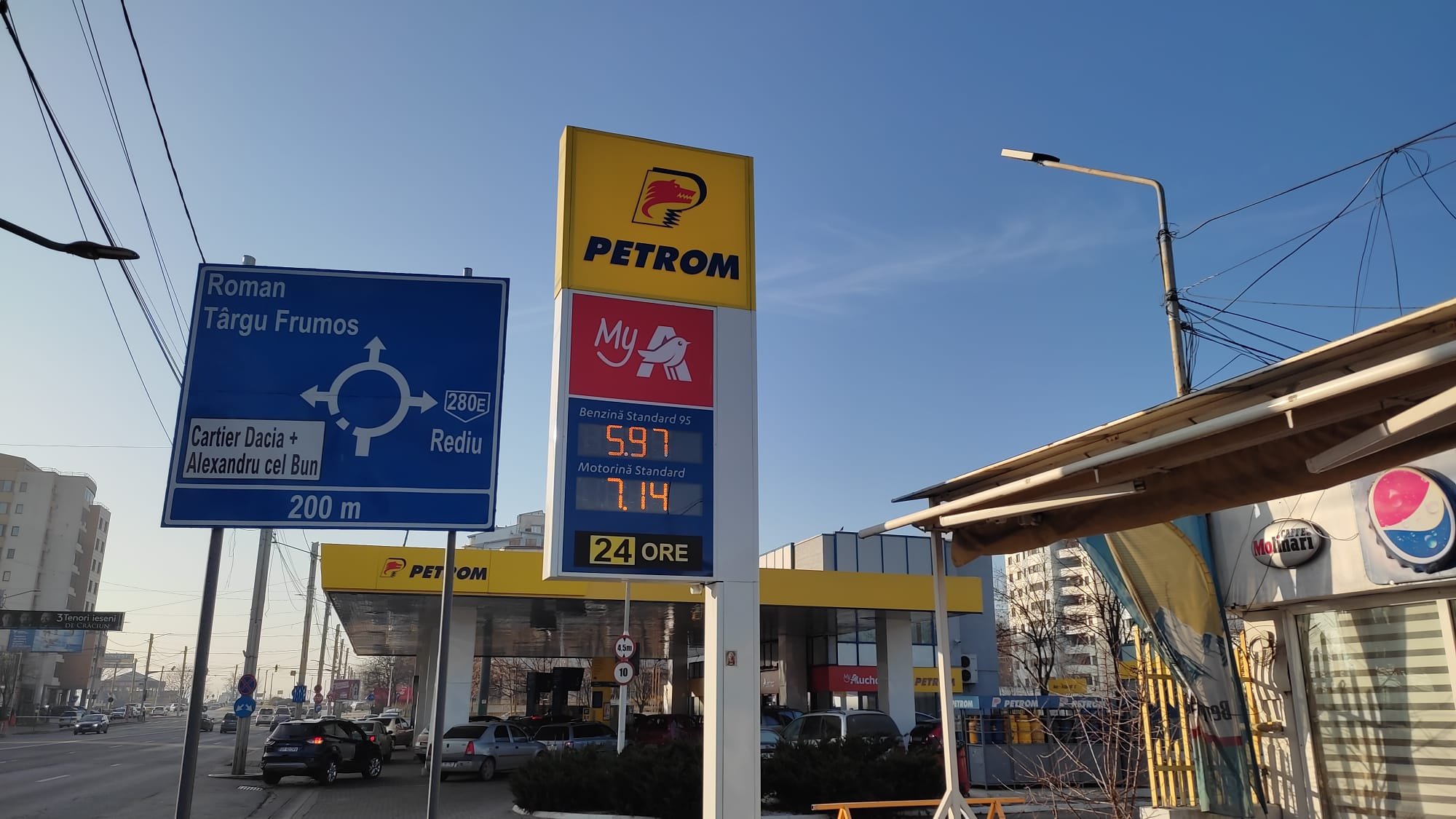  Preţul benzinei la staţiile din Iaşi a coborât la sub şase lei per litru