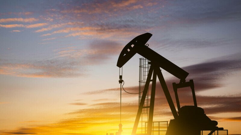  Preţurile petrolului au crescut vineri cu 3%, după ce Moscova a declarat că ar putea reduce producţia de ţiţei