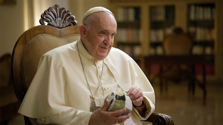  Papa Francisc a condamnat „foamea oamenilor pentru bogăţie şi putere”
