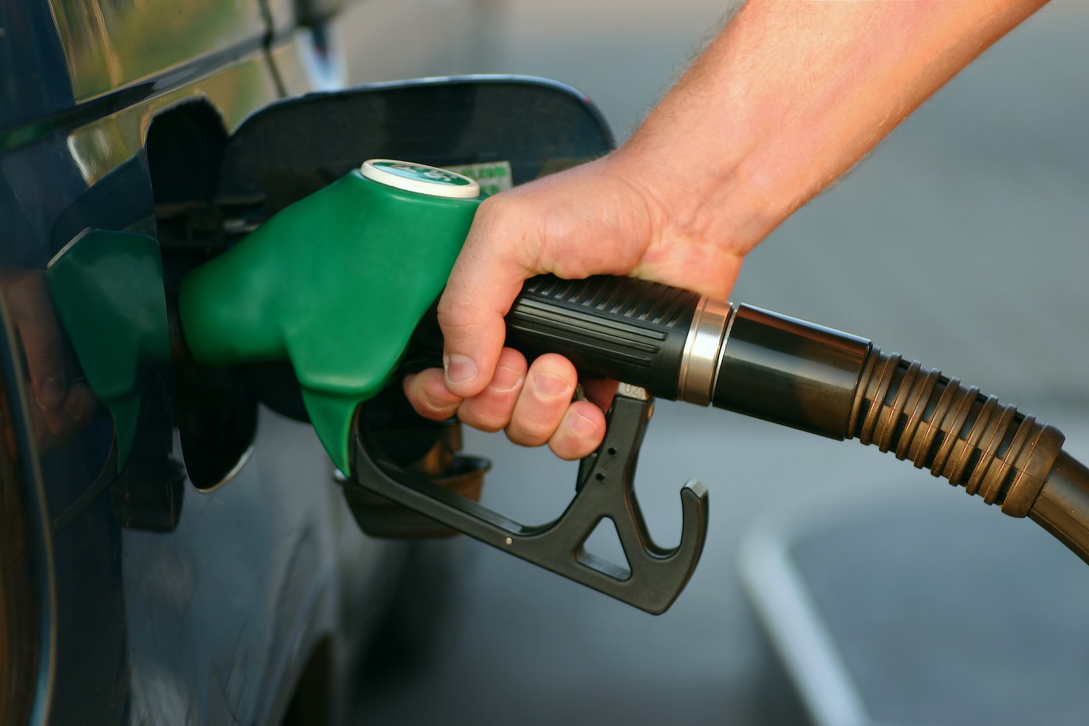  Guvernul renunță la compensarea cu 50 de bani a prețului la benzină și motorină, de la 1 ianuarie