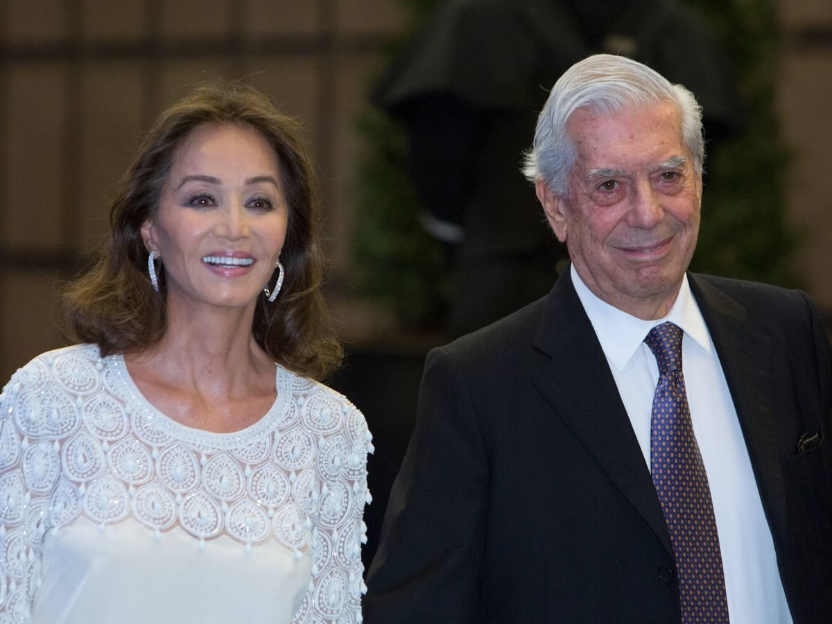  La 86 de ani, Mario Vargas Llosa s-a despărţit de iubita lui de 71 de ani, mama lui Enrique Iglesias