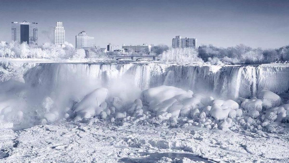  VIDEO Cascada Niagara a înghețat din cauza temperaturilor extrem de scăzute din Canada și SUA