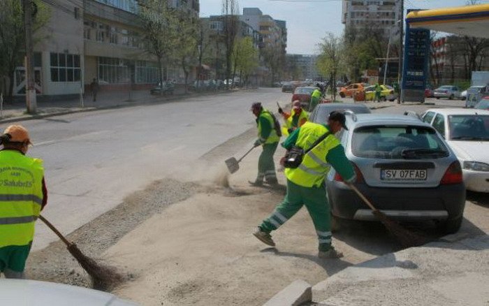  Angajații Salubris, urmăriți prin GPS unde fac curat în Iași. Modelul de monitorizare, extins în țară