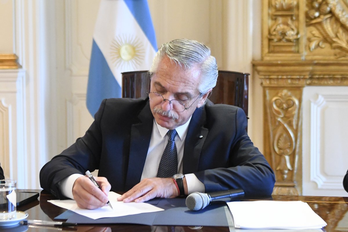  Alberto Fernandez, preşedintele Argentinei, vrea să destituie Curtea Supremă