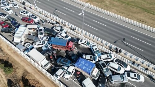  China: 17 persoane au murit şi alte 22 au fost rănite în urma unui accident rutier