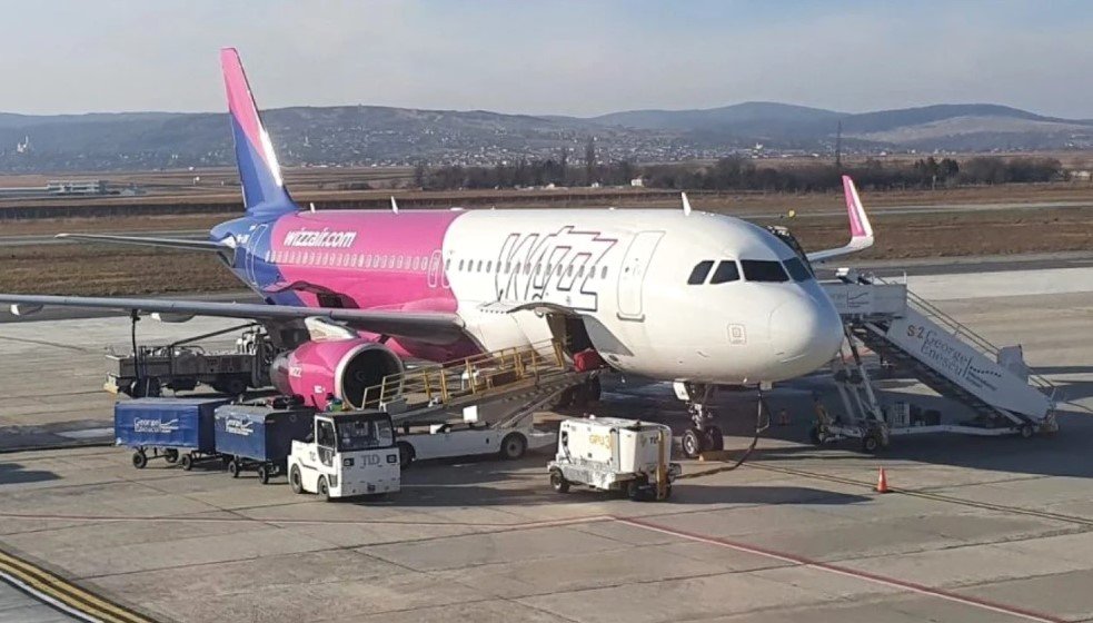  Wizz Air şi-a luat zborul de la Bacău. Pasagerii afectaţi vor fi notificaţi prin e-mail