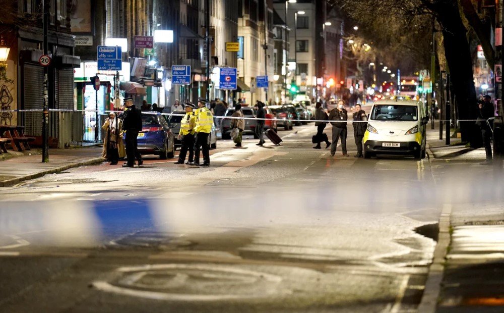  Atac armat la o biserică catolică din Londra unde se ţinea o slujbă de pomenire