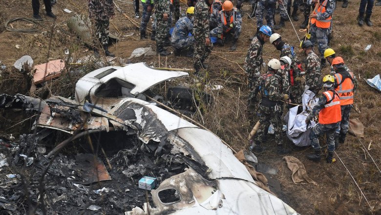 Accidentul aviatic din Nepal, filmat chiar din interiorul avionului. Un pasager a făcut live pe Facebook