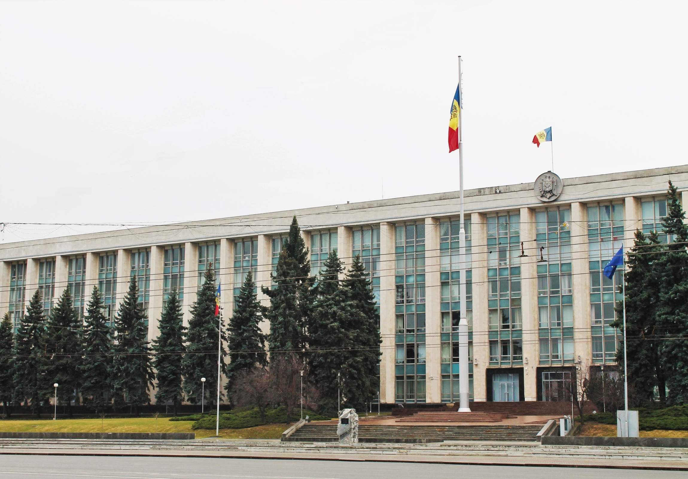  Guvernul Republicii Moldova reacţionează la insinuările guvernatoarei Găgăuziei privind ”militarizarea” republicii