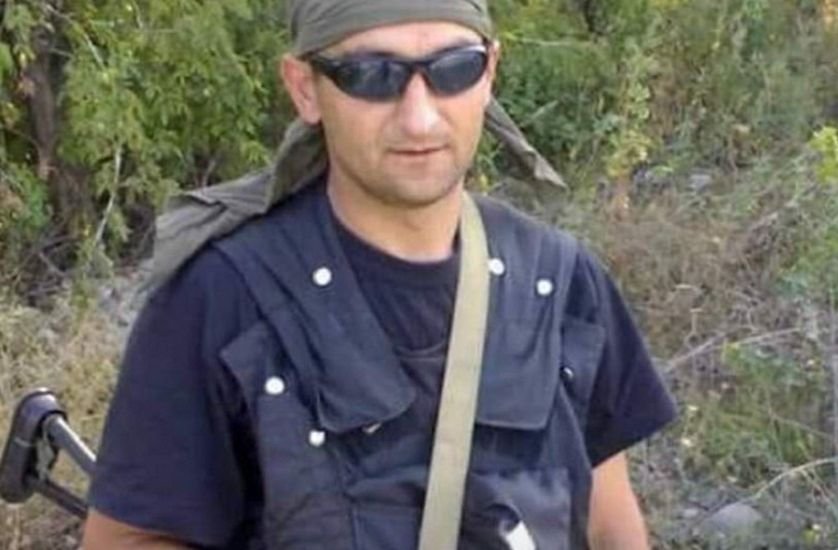  Un fost militar georgian ucide cinci persoane cu armă automată de la un balcon