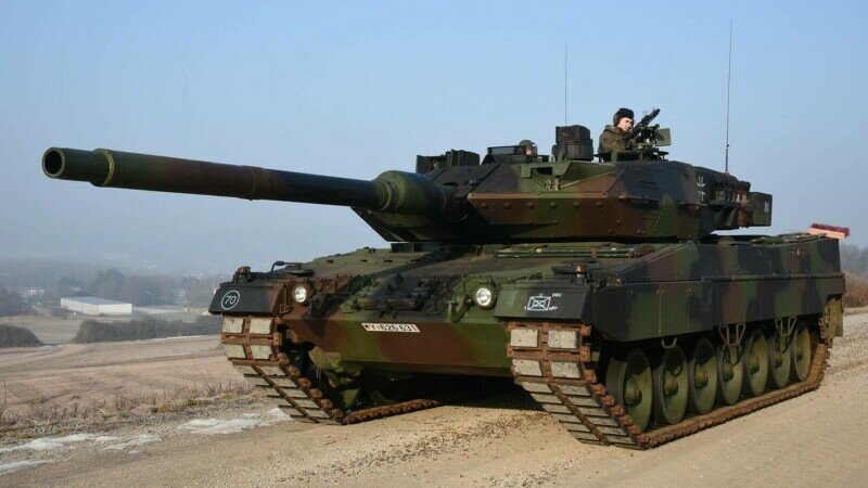  Der Spiegel: Germania a decis să trimită tancuri Leopard în Ucraina și va permite reexportul din alte țări europene