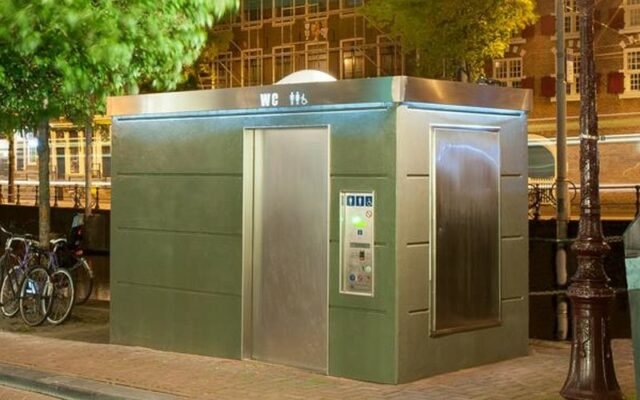  Toalete publice la preţ de apartament, în Cluj. Taxa pentru a folosi WC-urile „scumpe cât o casă”