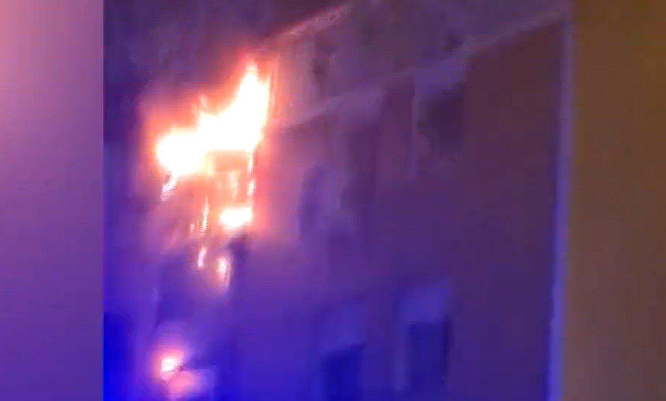  Trei studenţi morţi într-un incendiu, într-un apartament, în urma unei petreceri după examene