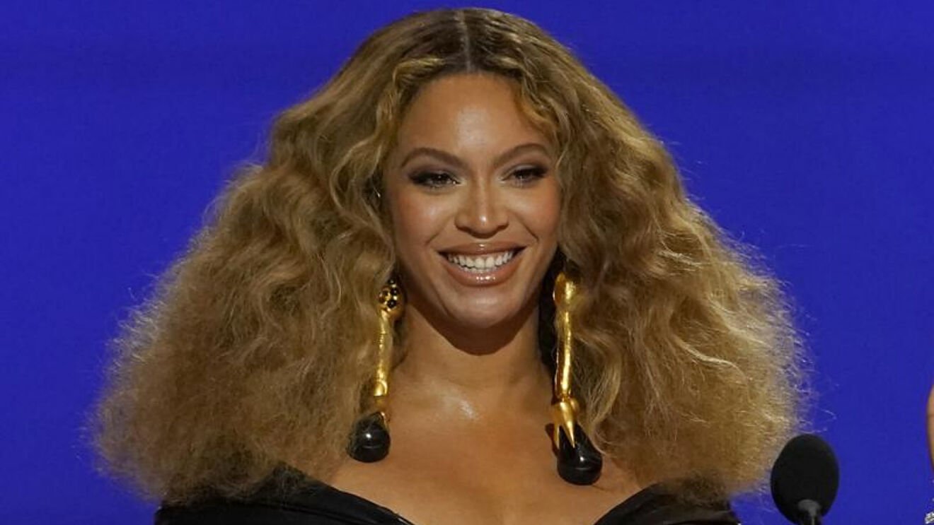  Beyoncé anunţă turneul mondial „Renaissance”