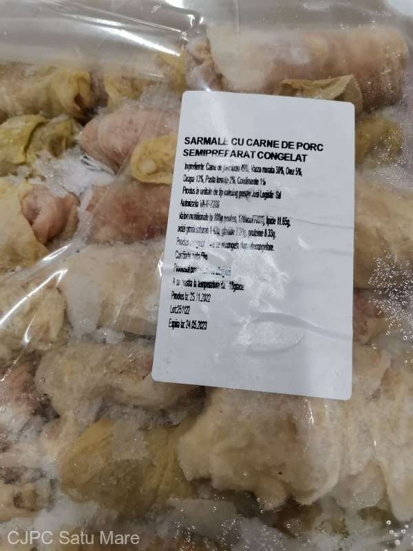  Peste 100 de kilograme de sarmale stricate, descoperite într-un supermarket