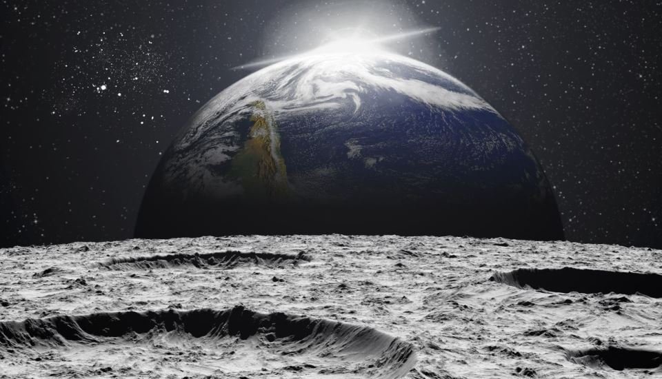  Oamenii de ştiinţă sugerează utilizarea prafului de pe Lună pentru a proteja Terra de radiaţia solară