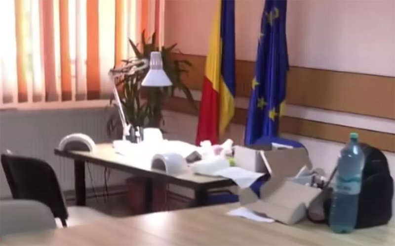  VIDEO Primărie din Bacău transformată în salon de manichiură