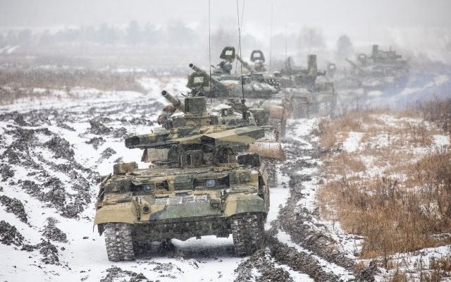  Rusia a lansat o ofensivă majoră în estul Ucrainei, susţine guvernatorul din Luhansk