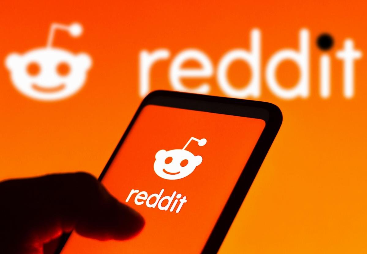  Hackerii au accesat reţeaua internă a platformei Reddit