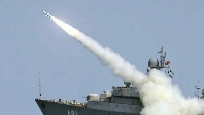  Opt rachete Kalibr au fost lansate de Rusia asupra Ucrainei de pe o navă din Marea Neagră