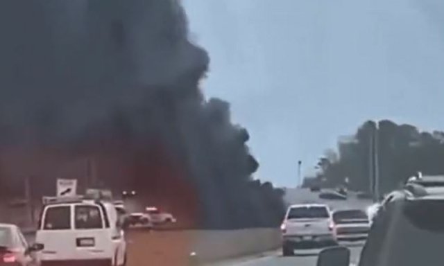  VIDEO Momentul când un elicopter Black Hawk se prăbușește pe o autostradă din SUA. Nu a existat niciun supraviețuitor