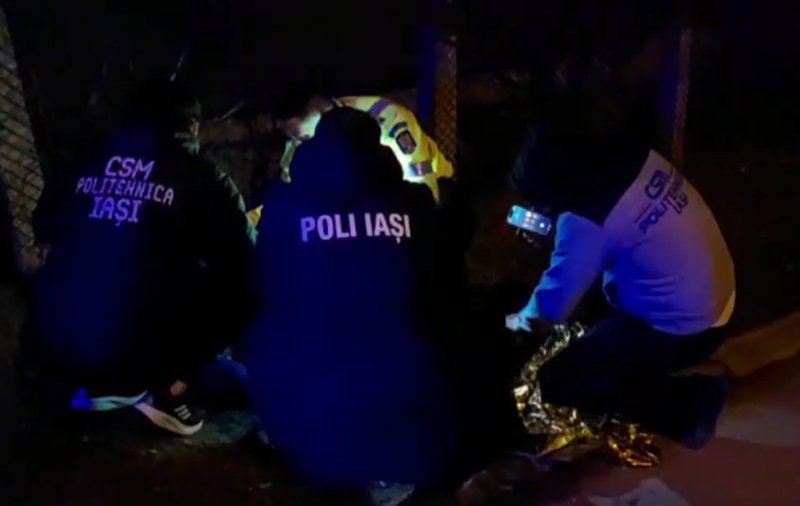  Medicii de la Poli Iaşi au salvat viața unei persoane care era în șoc hipotermic și căzuse lângă stadion