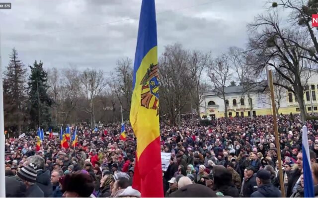  Protestul de la Chişinău s-a încheiat cu lansarea unor porumbei, fără amploarea scontată