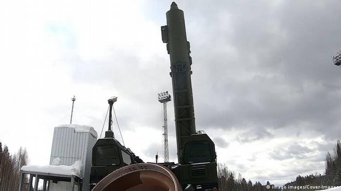 Ucrainenii spun că Rusia pregătește o lovitură nucleară, Moscova susține că Ucraina vrea să le însceneze atacul