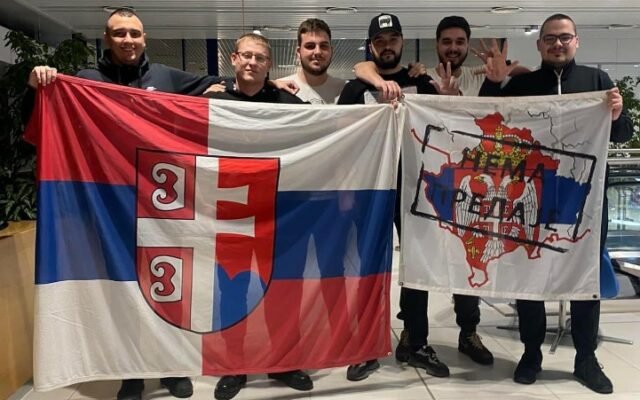  Șase din fanii sârbi opriți pe aeroportul din Chișinău, membri ai unei grupări extremiste pro-ruse