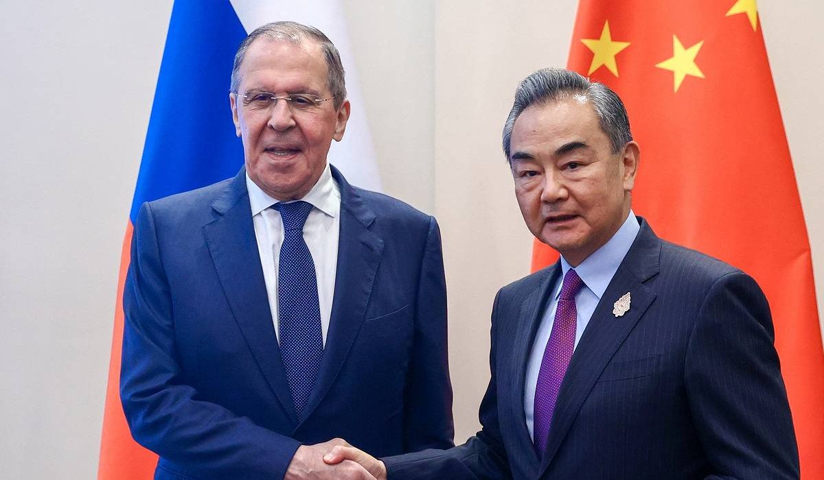  Moscova spune că Lavrov şi Wang Yi nu au discutat despre „planul de pace” al Chinei