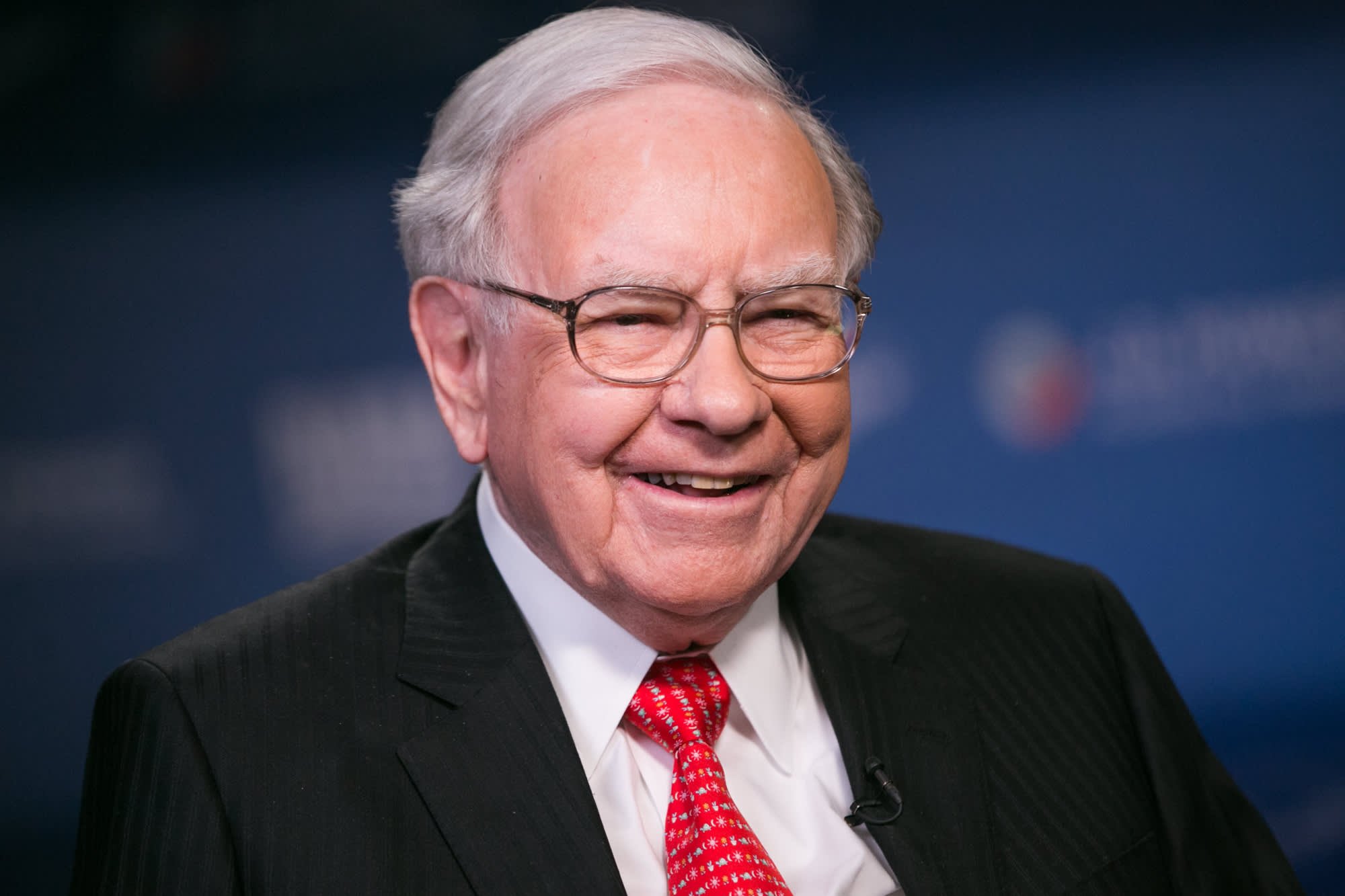  Miliardarul Warren Buffett are încredere în economia americană şi spune investitorilor să aibă răbdare