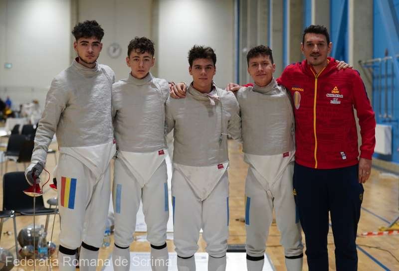  Aur pentru echipa masculină de sabie a României, la Europenele de juniori. Am învins Ungaria în finală