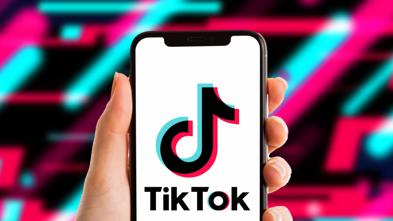  TikTok lansează noi funcţii prin care părinţii să controleze cât timp petrec copiii şi adolescenţii pe platformă