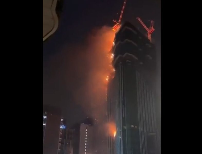  VIDEO Arde un zgârie-nori de 42 de de etaje din Hong Kong