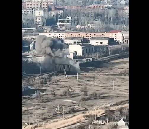  Forţele ucrainene au aruncat în aer un pod de cale ferată din Bahmut